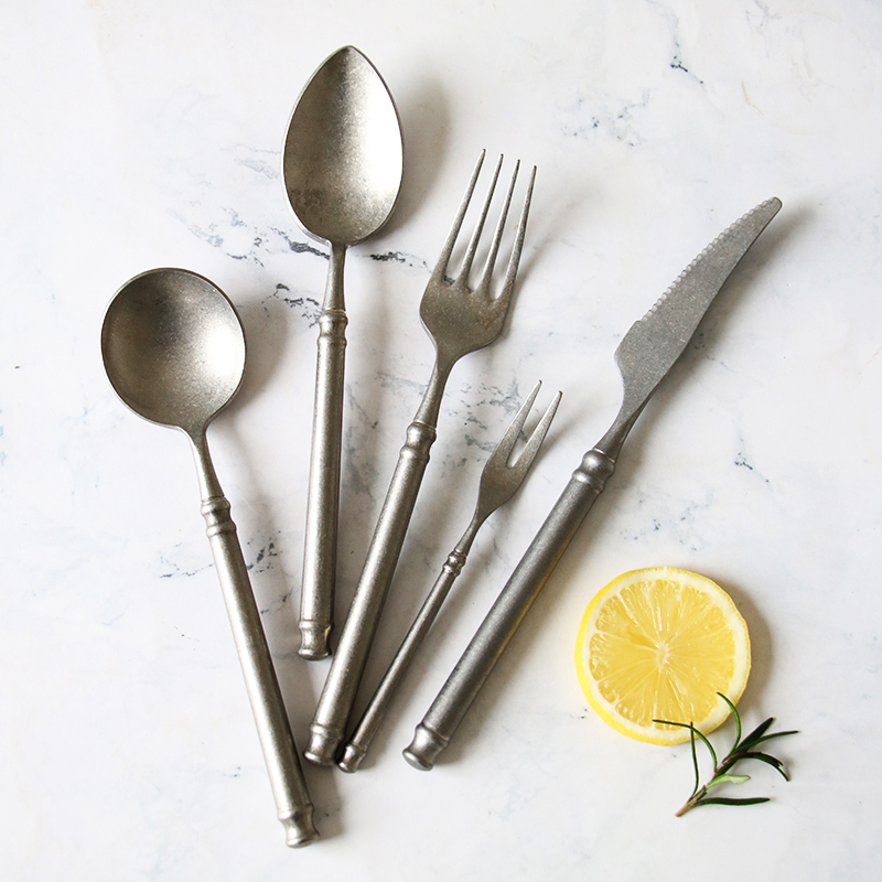 Vintage Collectible Spoons - Couverts de cuisine rétro en acier